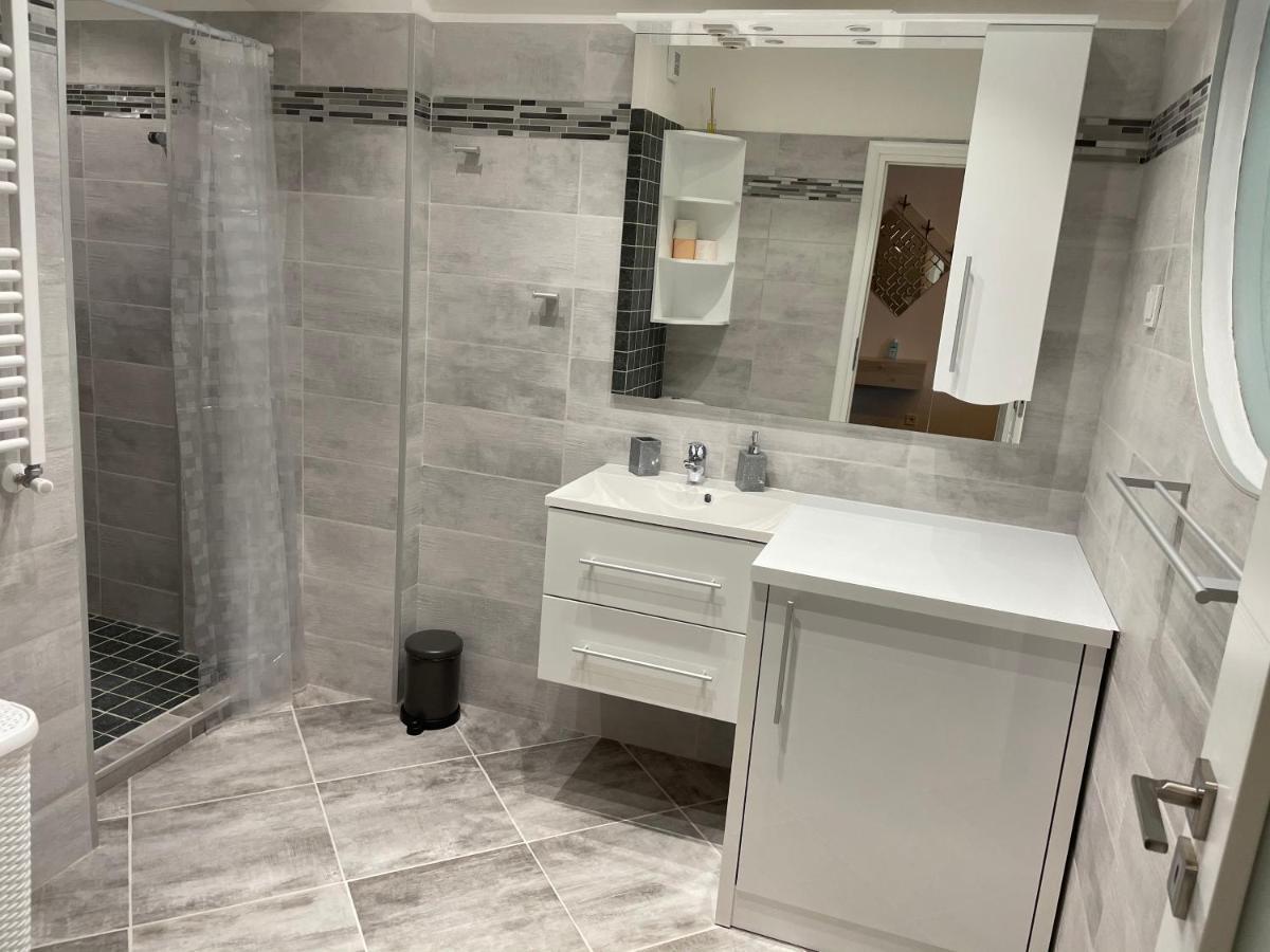 בוקרשט Fancy Westpark 2 Residence Lakeview W7 מראה חיצוני תמונה