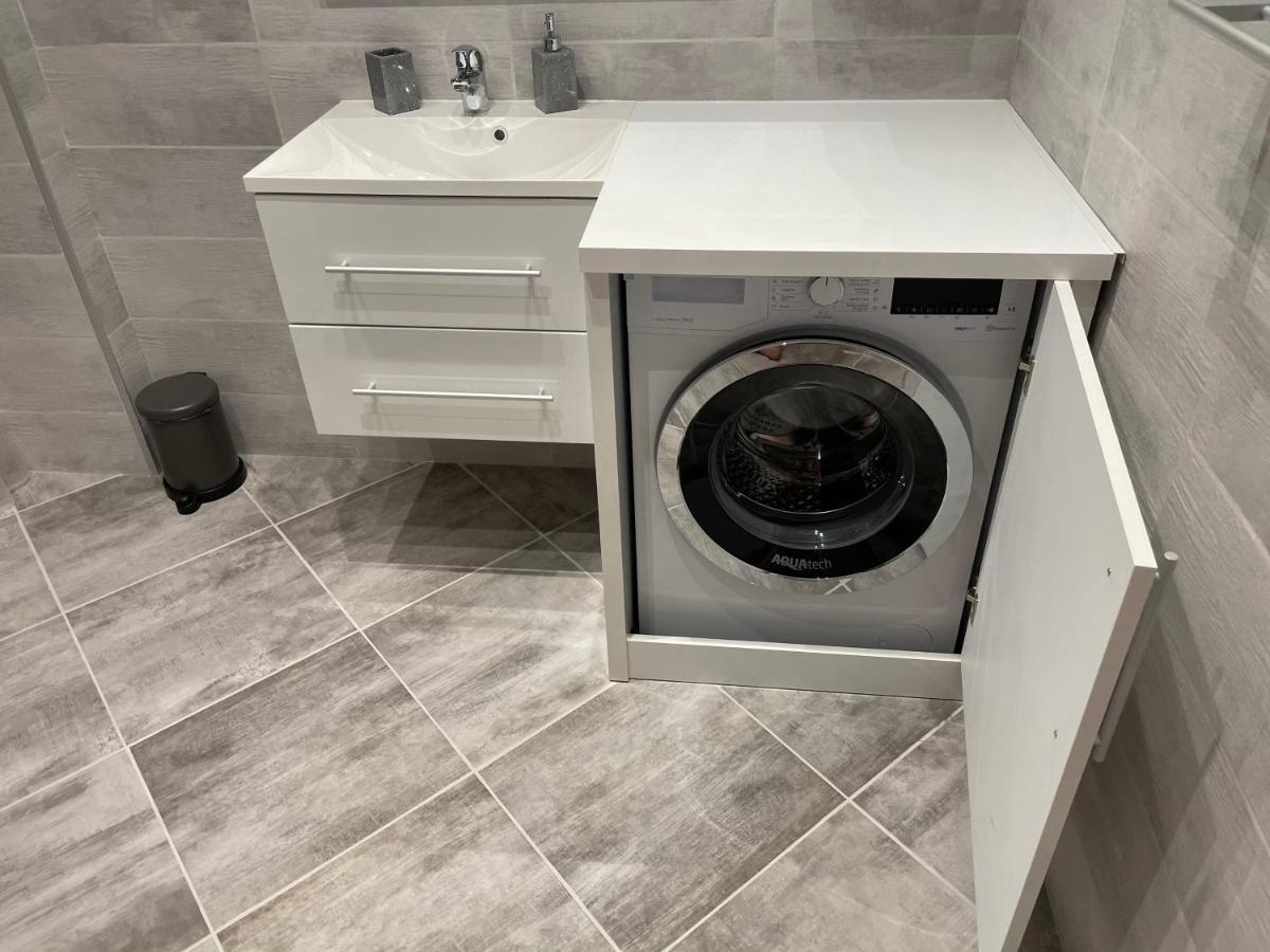 בוקרשט Fancy Westpark 2 Residence Lakeview W7 מראה חיצוני תמונה
